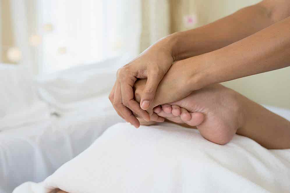 Thai Foot Reflexology - Adonis Men’s Grooming Salon Thai Foot Reflexology