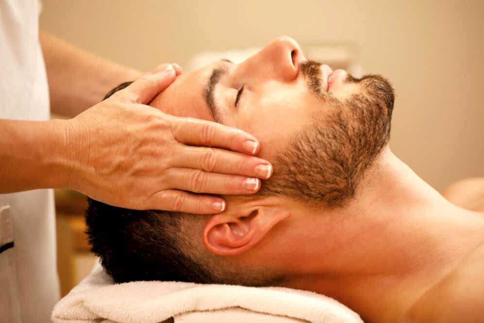 Head Massage - Adonis Men’s Grooming Salon Head Massage