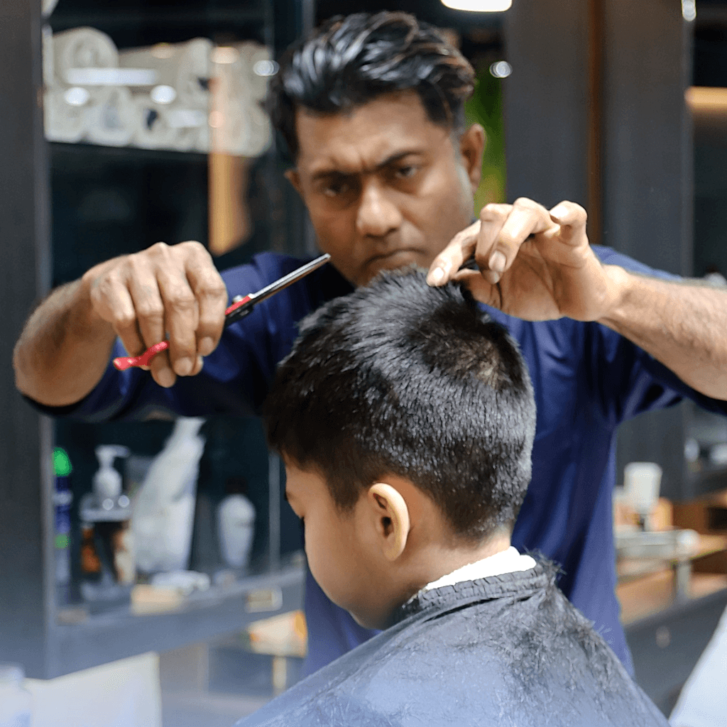 Best 5 Salons For A Men's Haircut In Dhaka